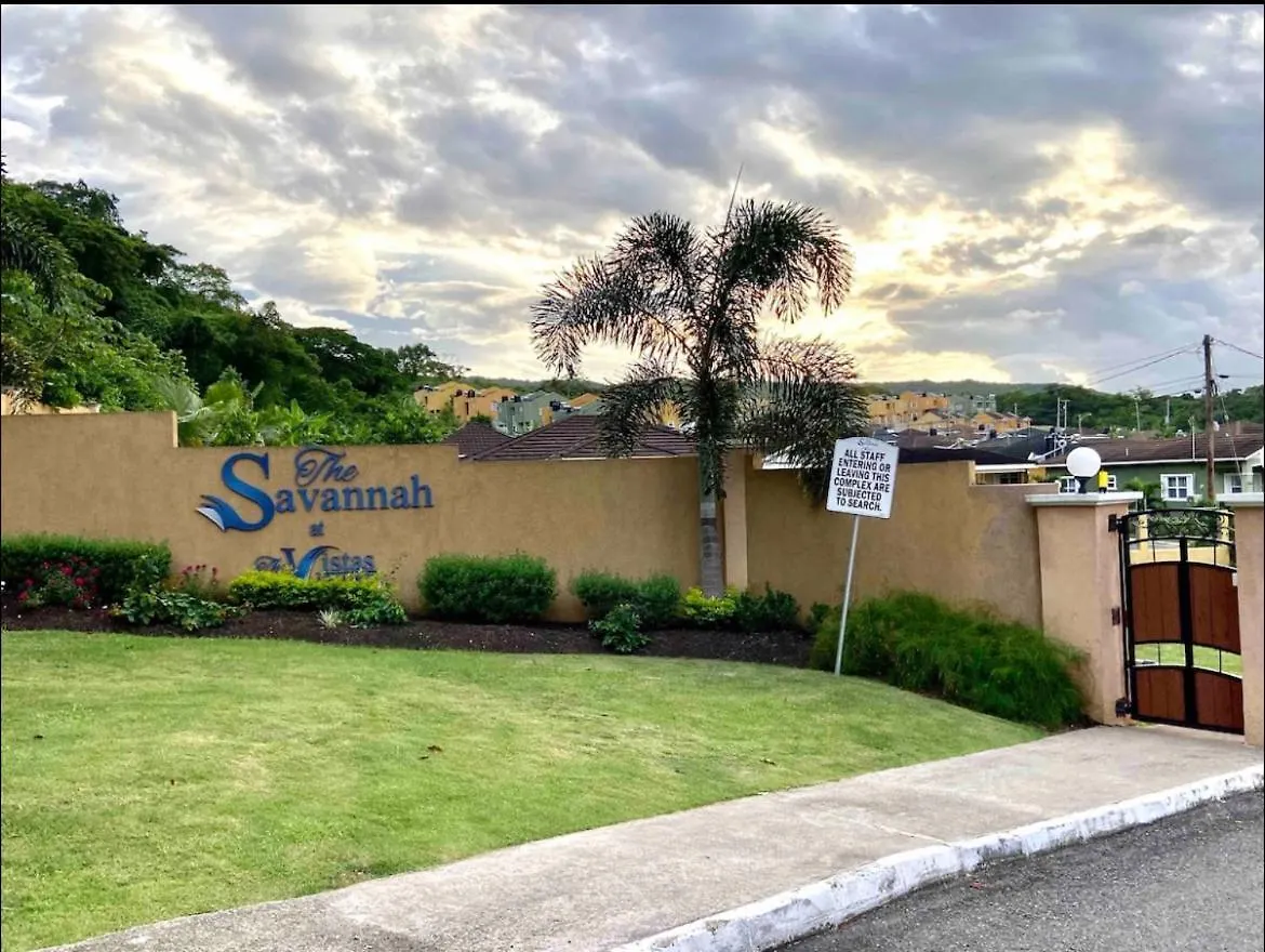 Sunrise At Runaway Bay Apartment